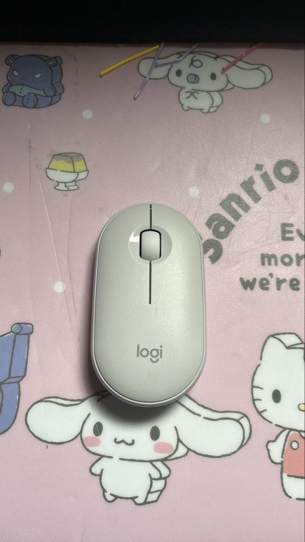 PRELOVED LOGITECH KEYBOARD AND MOUSE (Category: Computer Keyboard) located in Cebu City. Submitted by kyarahmae (Listing ID 1463619477, Image 3). Description: Slightly negotiable Both are authentic Both are functioning pa Can ship anywhere in the phils.