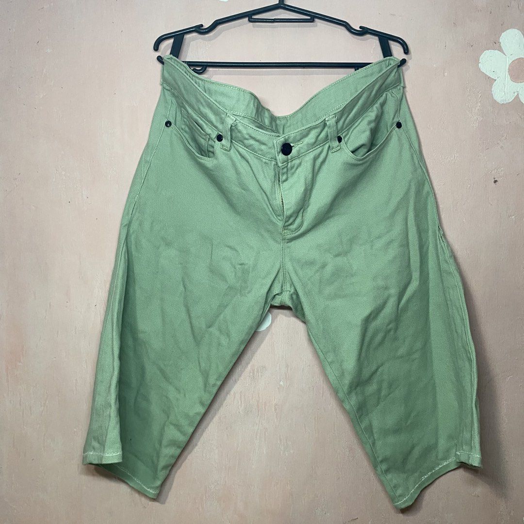 PRELoved palda, capri, blouse (Category: Clocks) located in Valenzuela. Submitted by so_elle (Listing ID 1463675016, Image 3). Description: 20 pesos each. TAKE ALL 80 pesos 44 pesos jnt courier if NCR laz checkout available Valenzuela Area, España Manila (weekends only).