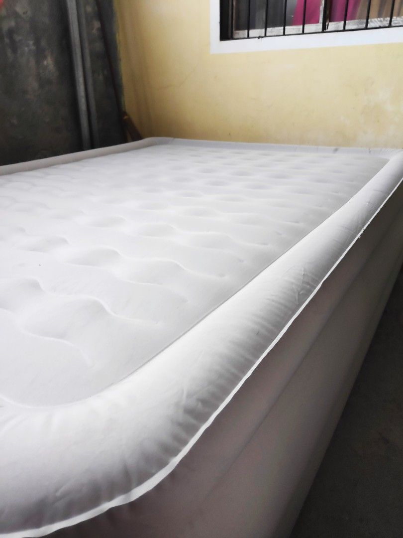 Premium Airbed Built in Pump (Queen) (Category: Bed Frames & Mattresses) located in Plaridel. Submitted by tonilousg (Listing ID 1463607643, Image 3). Description: Premium Airbed Queen (Alwayz Aire) Remarks: 🔶 Factory Pull Out 🔸 As Is 🔶 Ready to use 🔶 Surplus 👉 Check out our marketplace for more items that might interest you! We've got plenty of good stuff available. 🏠 We are located at: Plaridel, Bulacan 🛵 Courrier: Lalamove ( Buyer arran