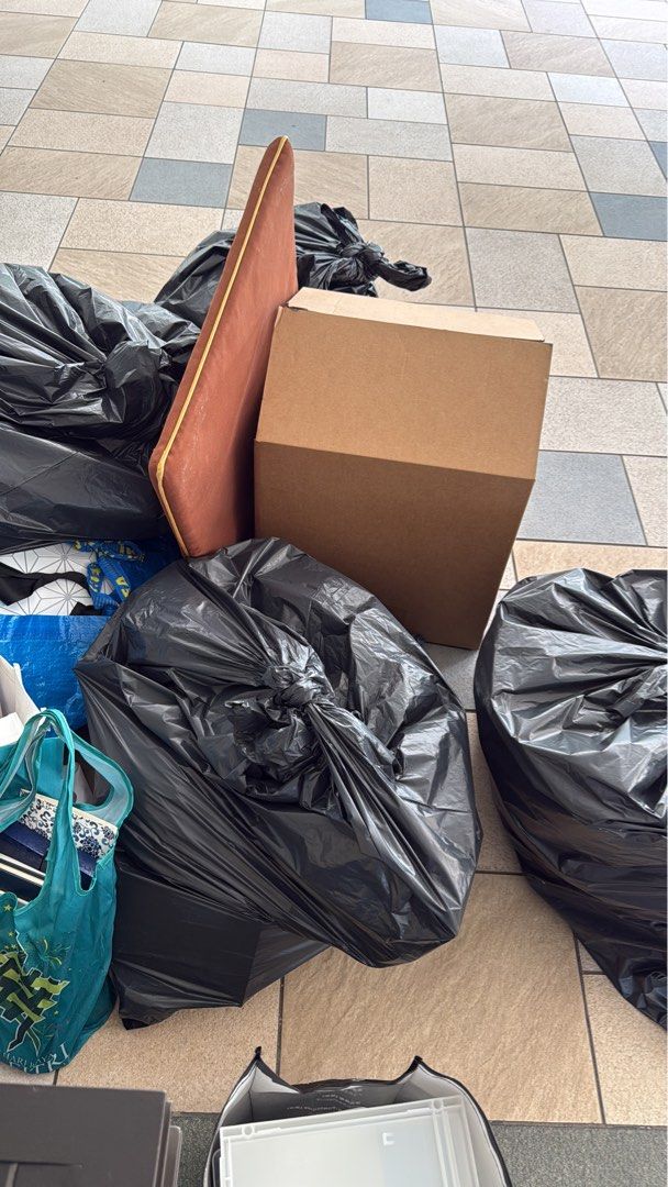Pre-moving sorting, decluttering and packing （分類：送貨及搬屋）位於 Hong Kong。 由 simplysorted.hk 提交（商品編號 1463642675，圖片 3）。簡介： 搬家準備。我們提供專業的整理、清理和精心打包服務，確保您在搬家前擁有充足的物品。 Moving preparation. Professional service of sorting, decluttering and carefully packing of your stuff before moving. 。