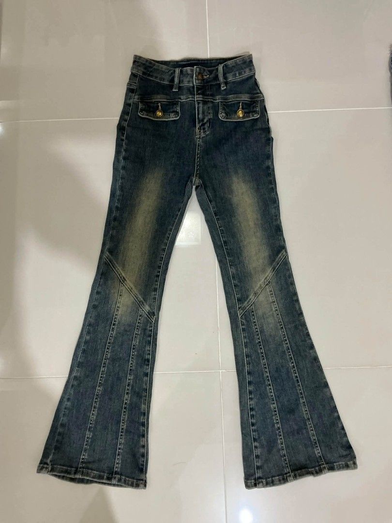 PREMUIM FLARE PANTS FOR SALE !! (Category: Jeans) located in General Santos City (Dadiangas). Submitted by cyprelovedclothes (Listing ID 1463667739, Image 1). Description: good as new.