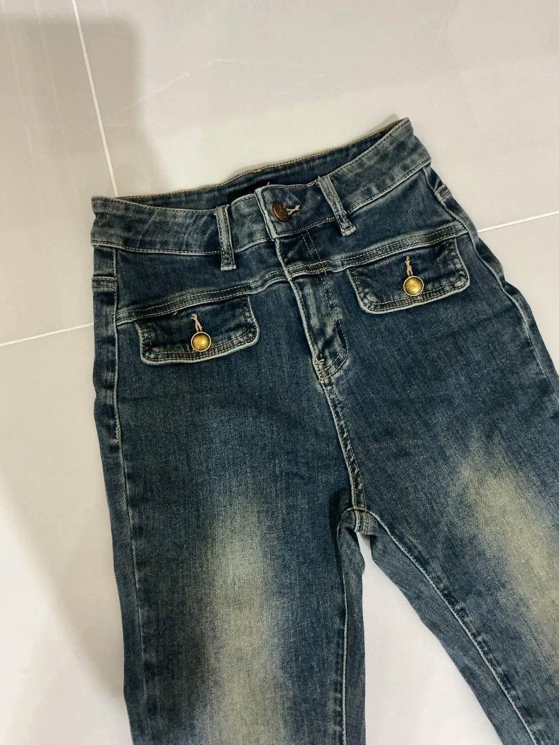 PREMUIM FLARE PANTS FOR SALE !! (Category: Jeans) located in General Santos City (Dadiangas). Submitted by cyprelovedclothes (Listing ID 1463667739, Image 2). Description: good as new.