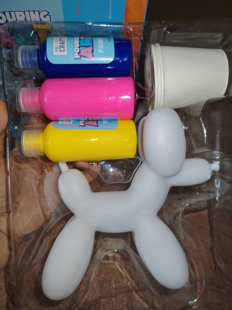 Project Craft Pouring Art Balloon Dog Kit (Category: Craft Supplies & Tools) located in Santiago. Submitted by aceheart0118672 (Listing ID 1463619721, Image 2). Description: - Fun art kit for kids: Create your own balloon dog art! - Kit includes: 1 white balloon dog mold, 3 bottles of pouring art paint (yellow, pink, blue - 60ml each), and mixing cups. - Easy to use: Perfect for creating amazing effects and fun craft time. - Great for unleashing 
