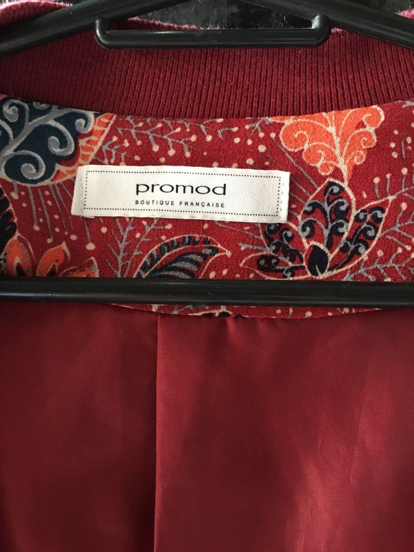 Promod printed jacket (Category: Coats, Jackets and Outerwear) located in Marilao. Submitted by joelheather02 (Listing ID 1463631919, Image 2). Description: .