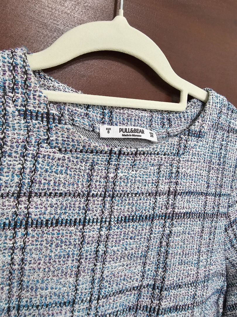 Pull n Bear Tweed top (Category: Blouses) located in Los Banos. Submitted by itsmecathey (Listing ID 1463710825, Image 1). Description: Good as new, can fit S-M.