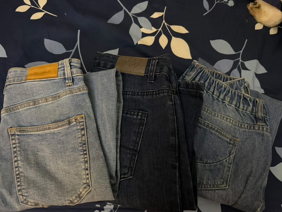 Branded Jeans Bundle 500 for 3 (Category: Jeans) located in Marikina City. Submitted by lemonlover2 (Listing ID 1463720751, Image 1). Description: 📍Marikina City 3 Jeans for ₱500 no issues Fits size 25 to 26 Check pics please. Comment if interested Thank you!.