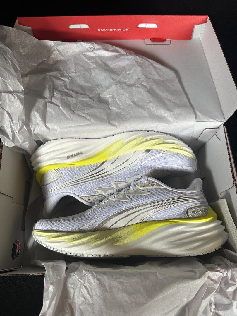 Puma Velocity Nitro 4 (Category: Sneakers) located in Cebu City. Submitted by theanthropologist (Listing ID 1463658621, Image 2). Description: Puma White-Apple Spritz Tailored for a narrower heel and secure midfoot lockdown, preventing slipping during daily training runs. Features a upgraded 100% NITROFOAM midsole that delivers high energy return while keeping the overall weight light. Equipped with PUMAGRIP outsole rubber for outstanding grip on