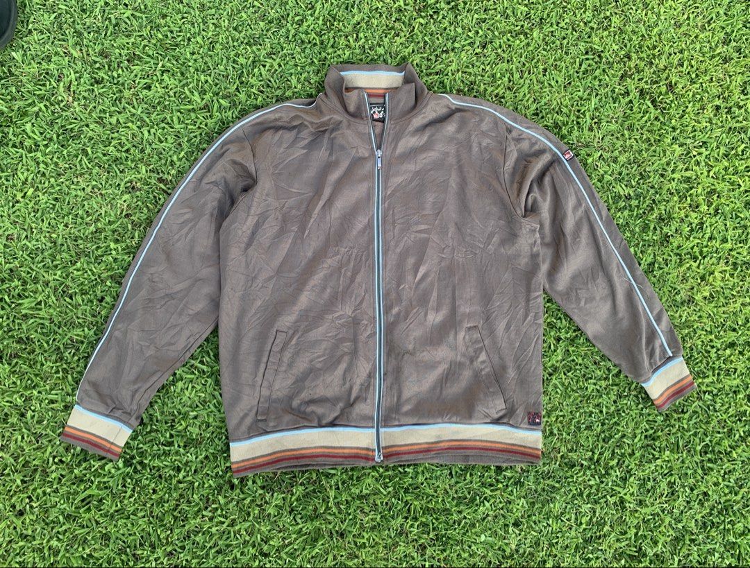 Quicksilver y2k track jacket (Category: Coats, Jackets and Outerwear) located in Agdangan. Submitted by daily_picks.276 (Listing ID 1463669112, Image 1). Description: W24 L28 .