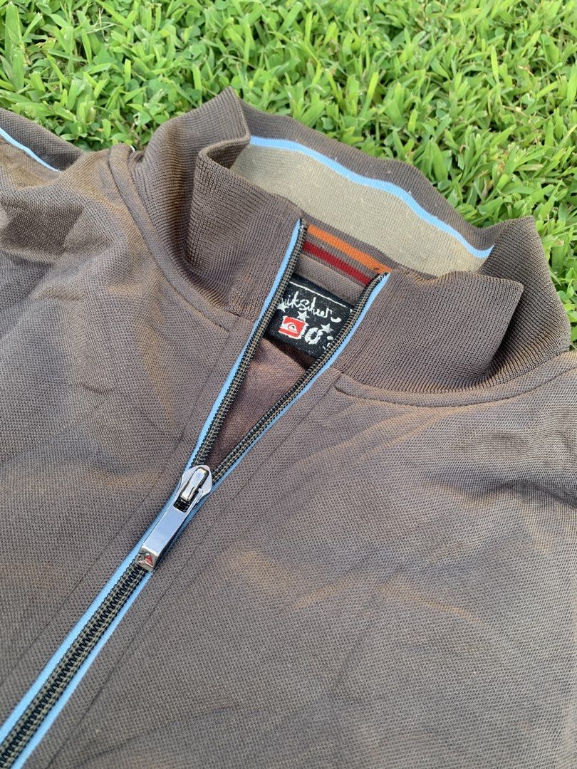 Quicksilver y2k track jacket (Category: Coats, Jackets and Outerwear) located in Agdangan. Submitted by daily_picks.276 (Listing ID 1463669112, Image 2). Description: W24 L28 .