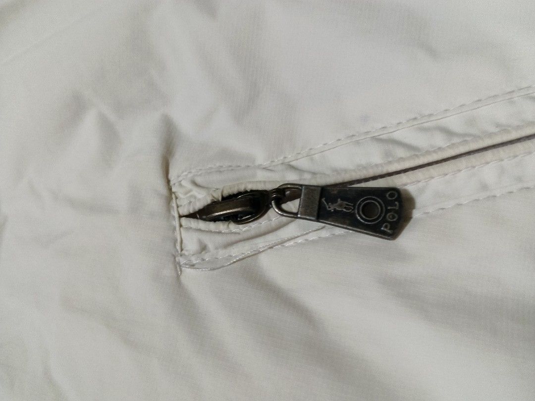 RALPH LAUREN JACKET (Category: Coats, Jackets and Outerwear) located in Manila. Submitted by mysamieeee (Listing ID 1463618751, Image 3). Description: DIMES : 22x24 CONDITION : EXCELLENT COLOR RATE : 9/10 MOP GCASH GOTYME BANK TRANSFER.