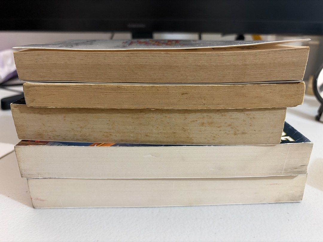 Random Books (Category: Storybooks) located in Makati City. Submitted by abekaliwete.21 (Listing ID 1463659269, Image 3). Description: - Jasper Fforde's The Well of Lost Plots (PB) - Jasper Fforde's Lost in a Good Book (PB) - Fahrenheit 451 (MMPB) - This is How You Lose Her by Junot Diaz (MMPB) - Love in the Time of Cholera (MMPB) Take all for 500.