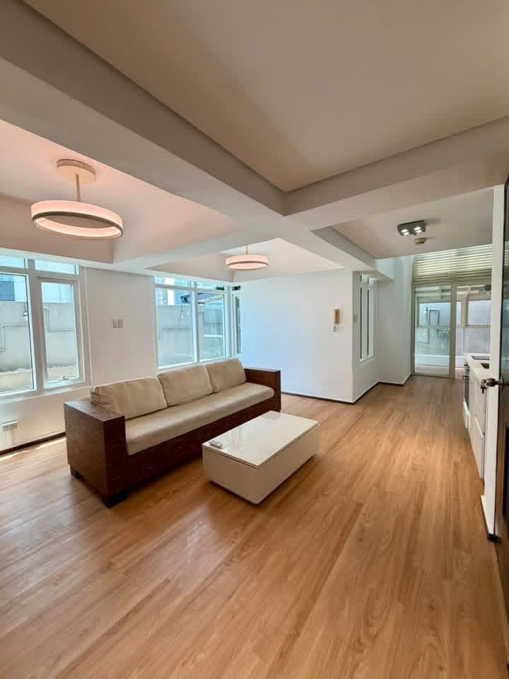 RARE: 2BR Loft Corner Unit at Eton Emerald Loft (Category: Apartments & Condos) located in Quezon City. Submitted by jennieymatareb (Listing ID 1463692123, Image 1). Description: 𝐅𝐎𝐑 𝐒𝐀𝐋𝐄‼️ 𝐑𝐀𝐑𝐄 𝐔𝐍𝐈𝐓: 𝐒𝐏𝐀𝐂𝐈𝐎𝐔𝐒 𝟐-𝐁𝐑 𝐂𝐎𝐑𝐍𝐄𝐑 𝐋𝐎𝐅𝐓 𝐔𝐍𝐈𝐓 𝐀𝐓 𝐄𝐓𝐎𝐍 𝐄𝐌𝐄𝐑𝐀𝐋𝐃, 𝐎𝐑𝐓𝐈𝐆𝐀𝐒, 𝐏𝐀𝐒𝐈𝐆 𝐂𝐈𝐓𝐘! 💎 📍Eton Emerald Loft, Garnet Road, San Antonio, Ortigas, Pasig City 𝐔𝐍𝐈𝐓 𝐅𝐄𝐀𝐓𝐔𝐑𝐄𝐒: •Area: 125.5 s