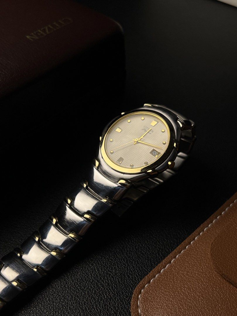 Rare Citizen Elegance (Category: Men's Watches) located in Quezon City. Submitted by phcrisis (Listing ID 1463708992, Image 2). Description: Citizen Elegance Signiture Quartz 112-s66137 36mm Case 28mm Lug to lug 8mm Case Height Works perfect condition 7,000.