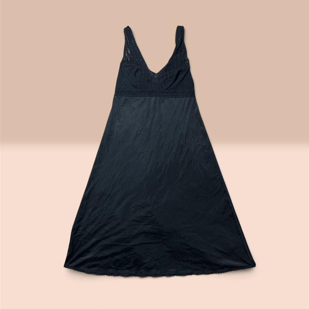 Rare DIOR Oblique Monogram Nightgown. (Category: Luxury Apparel) located in Cagayan de Oro. Submitted by kjcartier26 (Listing ID 1463698993, Image 1). Description: Authentic DIOR Oblique Monogram. 🇯🇵 📍17k in Peso preloved price Range. 😱 - In good condition - Flawlessly Exquisite - No holes, Tears, Burns, Loose. - Silky Material, Luxury feeling - Waist 39cm/ Shoulder 21.5cm/ Length 74cm. Measured flat. - GET THIS NOWWWWWWW.. 😍😱.