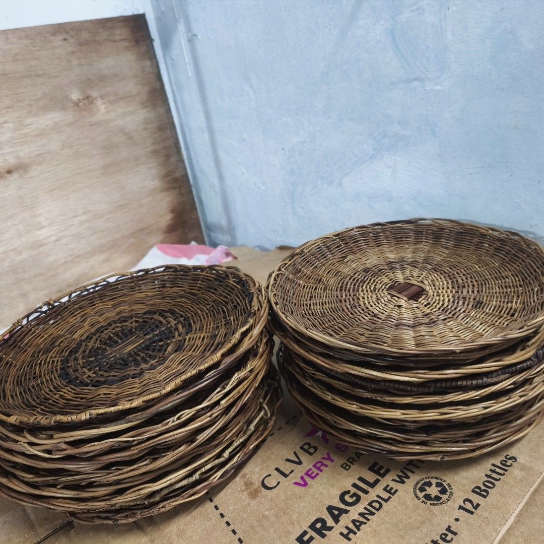 Rattan paper holders (Category: Dinnerware & Cutlery) located in Las Pinas. Submitted by yel_olshoppe (Listing ID 1463674880, Image 3). Description: 10 pesos each nlng po 150 pcs available:) location: pulanglupa uno lpc pickup or lalamove only :).
