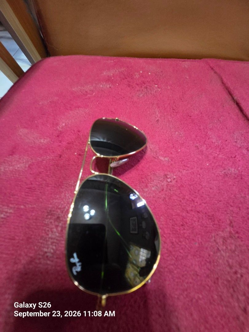 Rayban aviator (Category: Luxury Accessories) located in Paete. Submitted by ljhen1419 (Listing ID 1463583341, Image 2). Description: selling my preloved rayban aviator color green authentic bought in US can be ship via lbc.