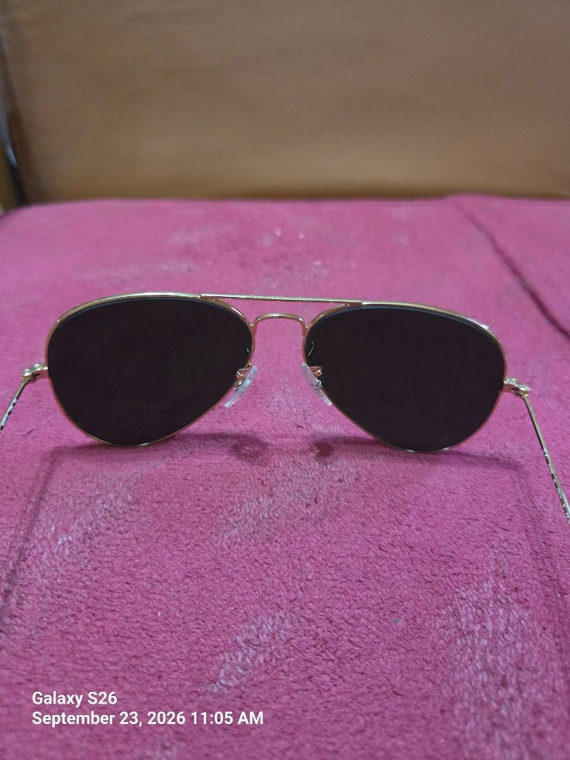 Rayban aviator (Category: Luxury Accessories) located in Paete. Submitted by ljhen1419 (Listing ID 1463583341, Image 3). Description: selling my preloved rayban aviator color green authentic bought in US can be ship via lbc.