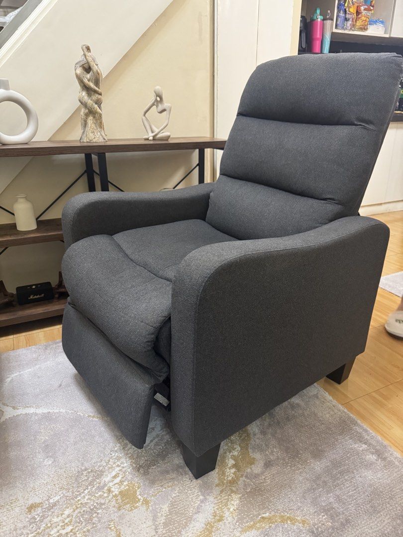 Recliner Single Sofa/ Lazyboy Sofa (Category: Sofas) located in Quezon City. Submitted by preloved_by_Glads (Listing ID 1463727669, Image 2). Description: .