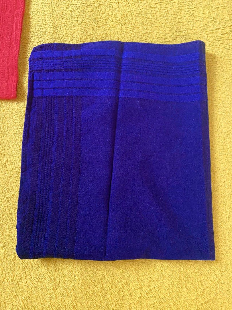 Red and Navy Blue Handkerchiefs (Category: Other Accessories) located in Quezon City. Submitted by madame_royale (Listing ID 1463581829, Image 3). Description: FREE for P500 purchase - Set of 2 nice handkerchiefs - Colors: 1 Red, 1 Blue - Features a textured border detail on both - Ideal for everyday use or as a pocket square - Clean and ready for a new owner.