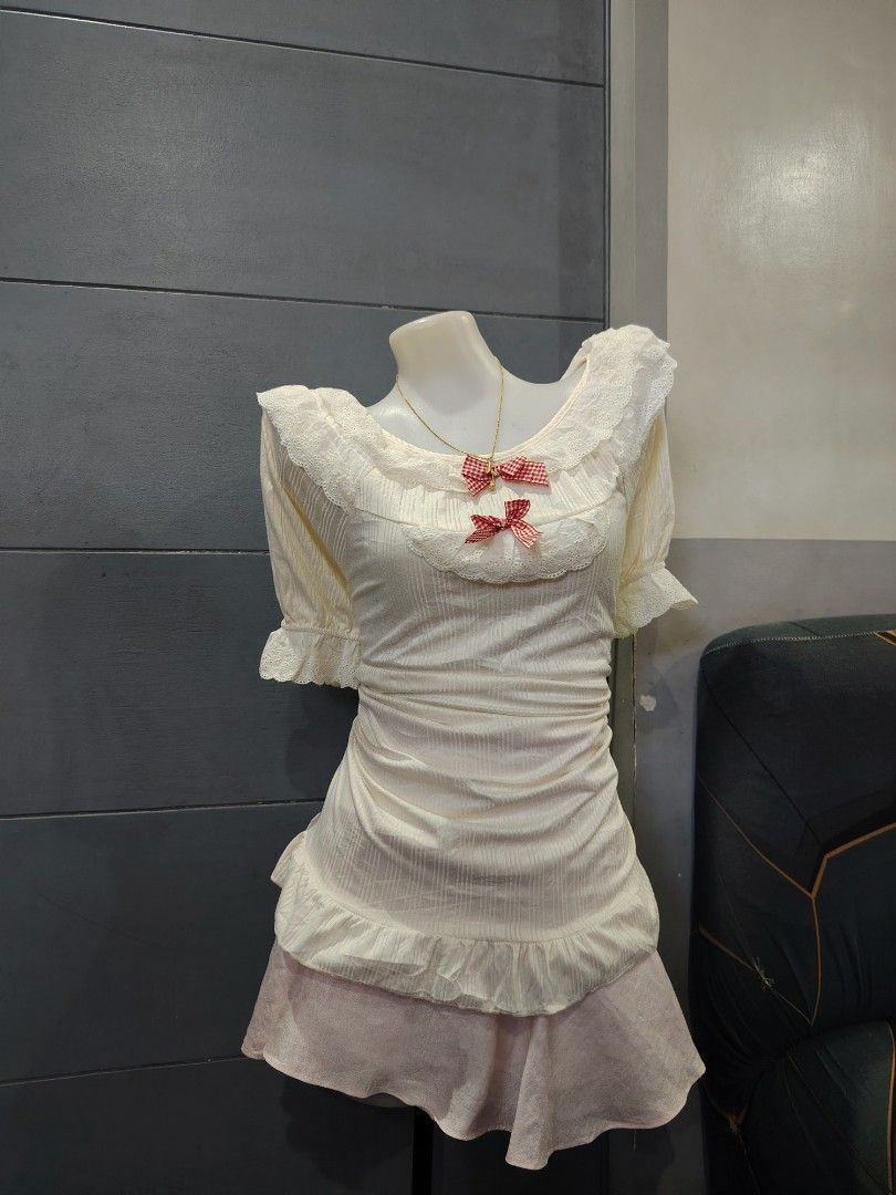 red ribbon cream couquette top 🐹 (Category: Others Tops) located in Hermosa. Submitted by lcvelycath (Listing ID 1463610961, Image 3). Description: size: l-xl mine: ₱139 (each) bid: ₱+10 lock: ₱339 (shipped) EOB: monday—september 28 (the seller is on vacation 😘) °. thrifted, pre-loved, or brand new but ready to wear (some aren't bcs i don't have the time to wash them, very sorryy :<) colors may vary due to lightning & quality 𐙚 °. check detail