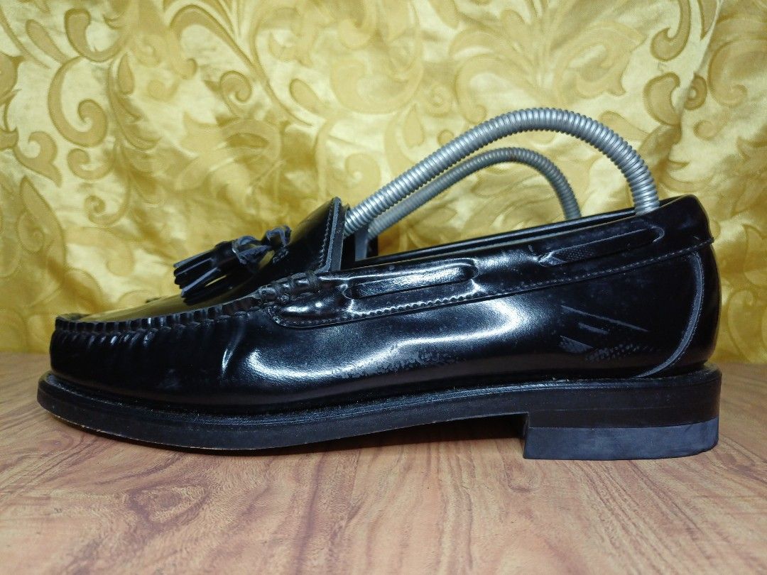 Regal Tassel Loafers ◾️👞 (Category: Dress Shoes) located in Quezon City. Submitted by jstreetsole (Listing ID 1463576486, Image 2). Description: Regal Tassel Loafers ◾️👞 Size 7 / 41 , 25 cm 📏 ✅Secondhand ✅Excellent Condition ✅Leather ✅️Made in Thailand •💰 Payment Method. G-cash or meet up around Qc Commonwealth - Cod Along Metro manila •Can do Via. -Lalamove 🏍 -Jnt 🚌 -Lbc 🚌 Price: 2k Direct message for more details..