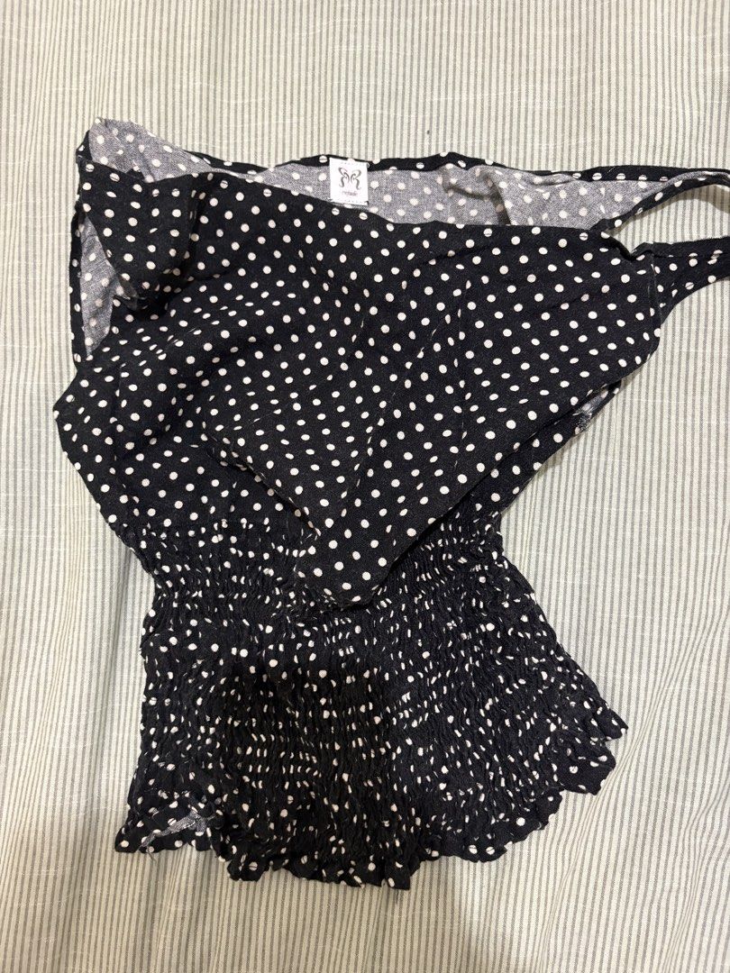 Rejude Polka Top (Small) (Category: Blouses) located in Manila. Submitted by 0010fia (Listing ID 1463617938, Image 1). Description: - small flaw at the side of the top barely noticeable - they don’t sell this anymore 😊.