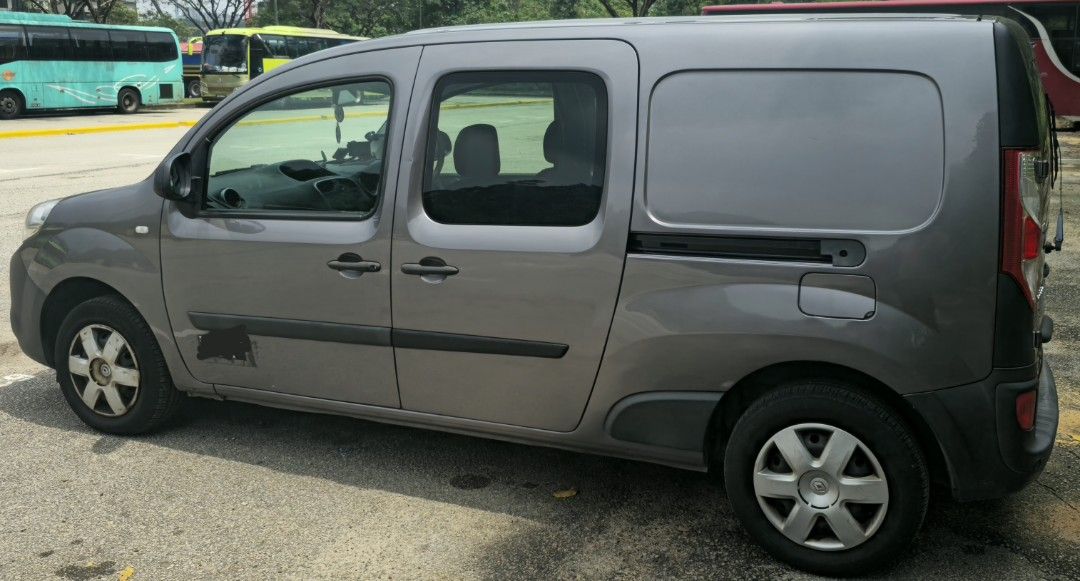 Renault Kangoo 1.5 (Category: Used Commercial Vehicles for Sale) located in Singapore. Submitted by r_2127 (Listing ID 1463633900, Image 3). Description: Renault Kangoo 1.5A Turbo Diesel | COE Oct 2028 | Fresh Sept 2026 Serviced & Inspection cleared | Upgraded Digital Mirrors & Cams ​Price: $20,800 (Slightly negotiable for serious buyers) • ​COE Expiry: 30 October 2028 (~2+ years of hassle-free driving left) • ​Transmission: Smooth Automatic • ​M