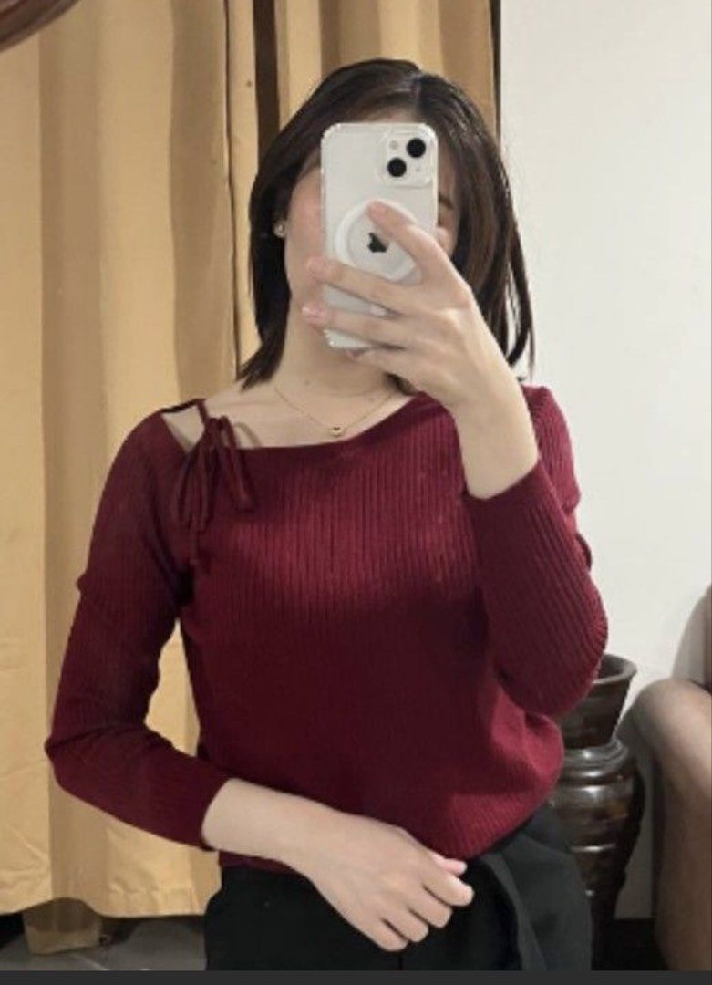 Ribbed Knit Off-Shoulder Top (Category: Longsleeves) located in Manila. Submitted by _preciousfinds.2 (Listing ID 1463613544, Image 2). Description: - Maroon ribbed sweater - Off-shoulder design with cute tie strap detail - Long sleeves - Soft and comfortable knit material - Versatile: pairs well with jeans or skirts Xs to Med size.