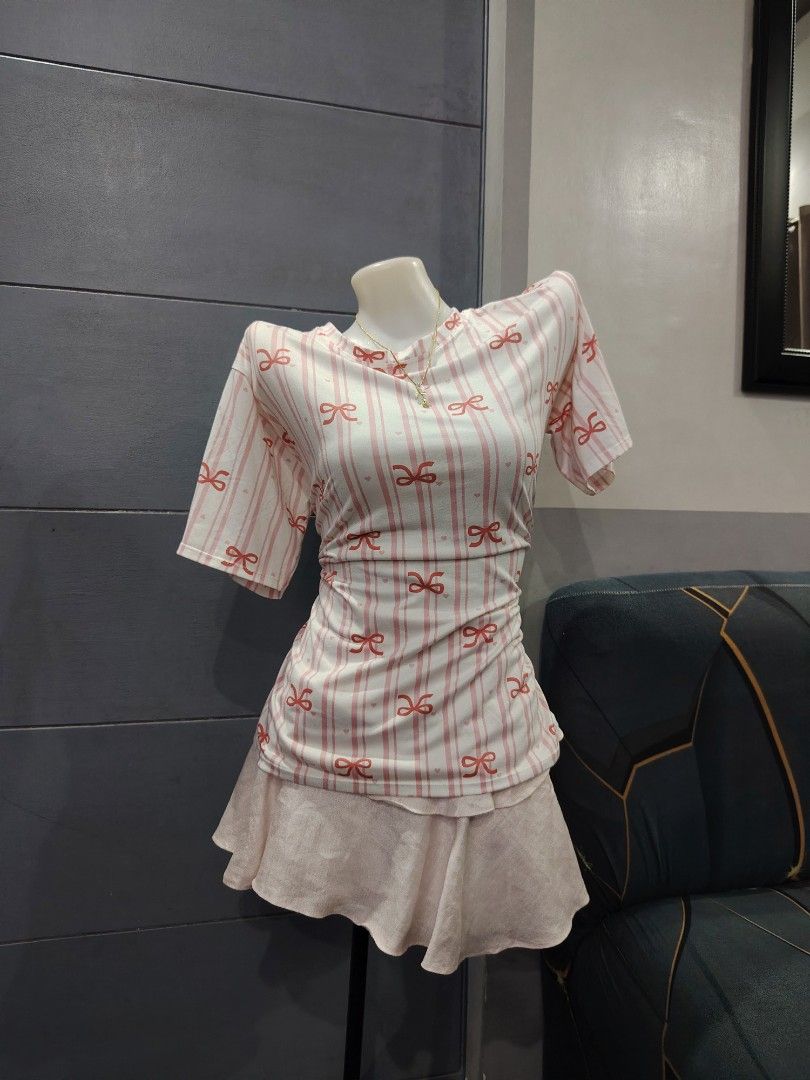 ribbon pink stripe top 💝 (Category: Others Tops) located in Hermosa. Submitted by lcvelycath (Listing ID 1463578241, Image 3). Description: size: m-xl mine: ₱99 (each) bid: ₱+10 lock: ₱299 (shipped) EOB: monday—september 28 (the seller is on vacation 😘) °. thrifted, pre-loved, or brand new but ready to wear (some aren't bcs i don't have the time to wash them, very sorryy :<) colors may vary due to lightning & quality 𐙚 °. check details before 