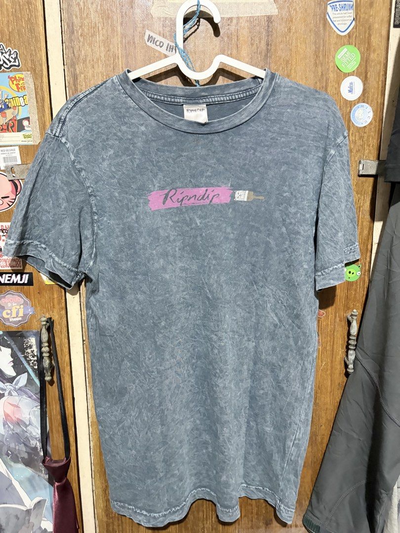 Ripndip T-Shirt Bob Ross Cat Graphic Tee (Category: Tshirts & Polo Shirts ) located in Imus. Submitted by frootiloots4103 (Listing ID 1463572964, Image 1). Description: - Grey Ripndip T-shirt - Size: Small - 21x29 - Back Graphic: Cat painting with Bob Ross - Front Graphic: Small paintbrush - Style: Washed-out look - Ideal for: Ripndip enthusiasts OPEN FOR NEGO (best if aspack) 📍Imus, Cavite 4103 Can do meetups within Imus Area 🚚 J&T or Lalamove