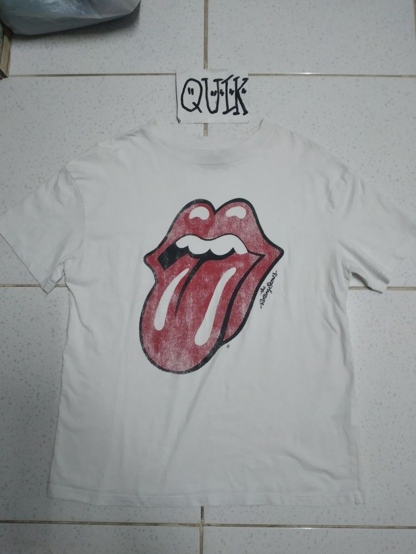 Rolling Stones band shirt 🤟😎 (Category: Tshirts & Polo Shirts ) located in Manila. Submitted by quikh.3018 (Listing ID 1463668625, Image 1). Description: rolling Stones band shirt 🤟😎 small 20.5 x 26📌 excellent condition 👍 449 only 👌 Muntinlupa location 📍.