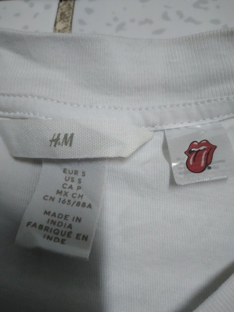 Rolling Stones band shirt 🤟😎 (Category: Tshirts & Polo Shirts ) located in Manila. Submitted by quikh.3018 (Listing ID 1463668625, Image 3). Description: rolling Stones band shirt 🤟😎 small 20.5 x 26📌 excellent condition 👍 449 only 👌 Muntinlupa location 📍.