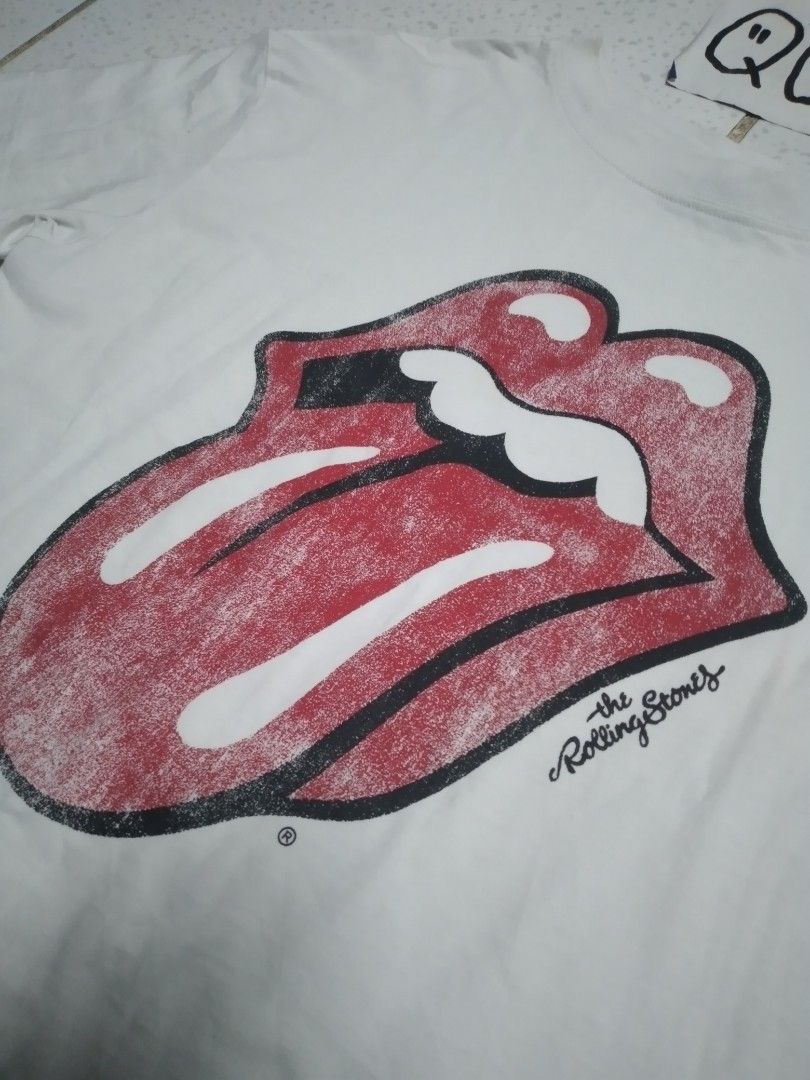 Rolling Stones band shirt 🤟😎 (Category: Tshirts & Polo Shirts ) located in Manila. Submitted by quikh.3018 (Listing ID 1463668625, Image 2). Description: rolling Stones band shirt 🤟😎 small 20.5 x 26📌 excellent condition 👍 449 only 👌 Muntinlupa location 📍.