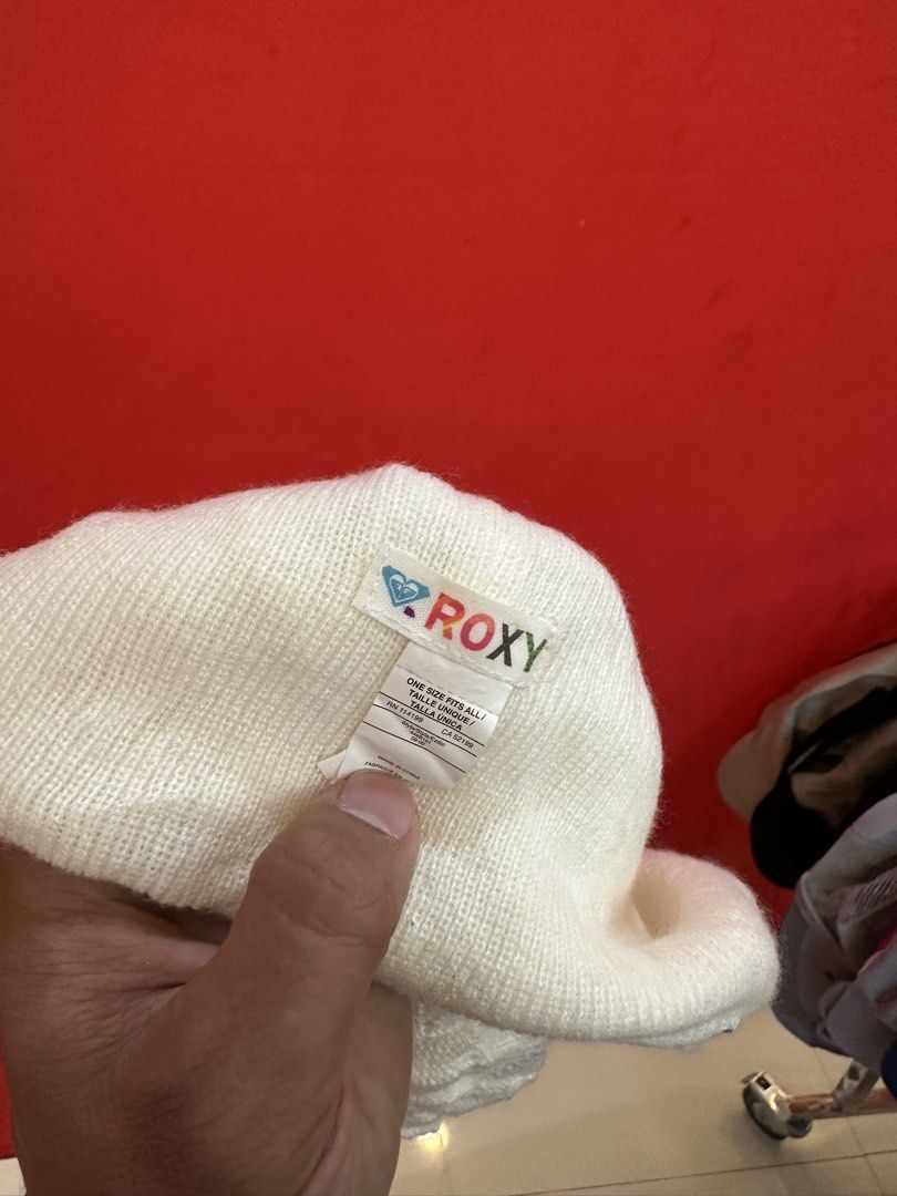 Roxy (Category: Hats & Beanies) located in Legazpi City. Submitted by lootsi (Listing ID 1463576715, Image 3). Description: .