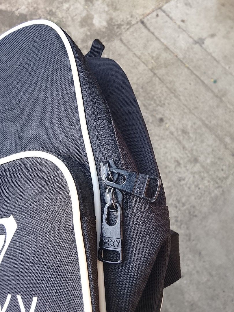 Roxy Mini Backpack (Category: Backpacks) located in Dipolog. Submitted by ethrifttt (Listing ID 1463613896, Image 3). Description: Issue on last pic (minimal) negotiable.