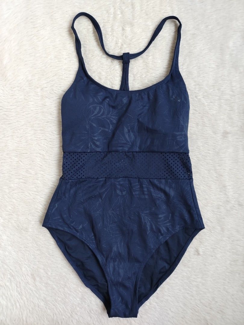 (S) Design Carve Swim (Category: Bikinis & Swimsuits) located in Paranaque City. Submitted by closetbykimkirsten (Listing ID 1463640103, Image 1). Description: 🎀Good Condition 🎀 ✨Brand: Design Carve ⚡Padded (ISSUE: minimal white ink stain) 🪷Size: Small 💸Price: P230 (Non Negotiable) ♦️All Items are PRELOVED in good condition. ♦️Please do manage your expectations. ♦️WASH before USE ♦️BUY at your own RISK 🔥NO RETURN NO EXCHANGE POLICY🔥 ⛔BOGUS 