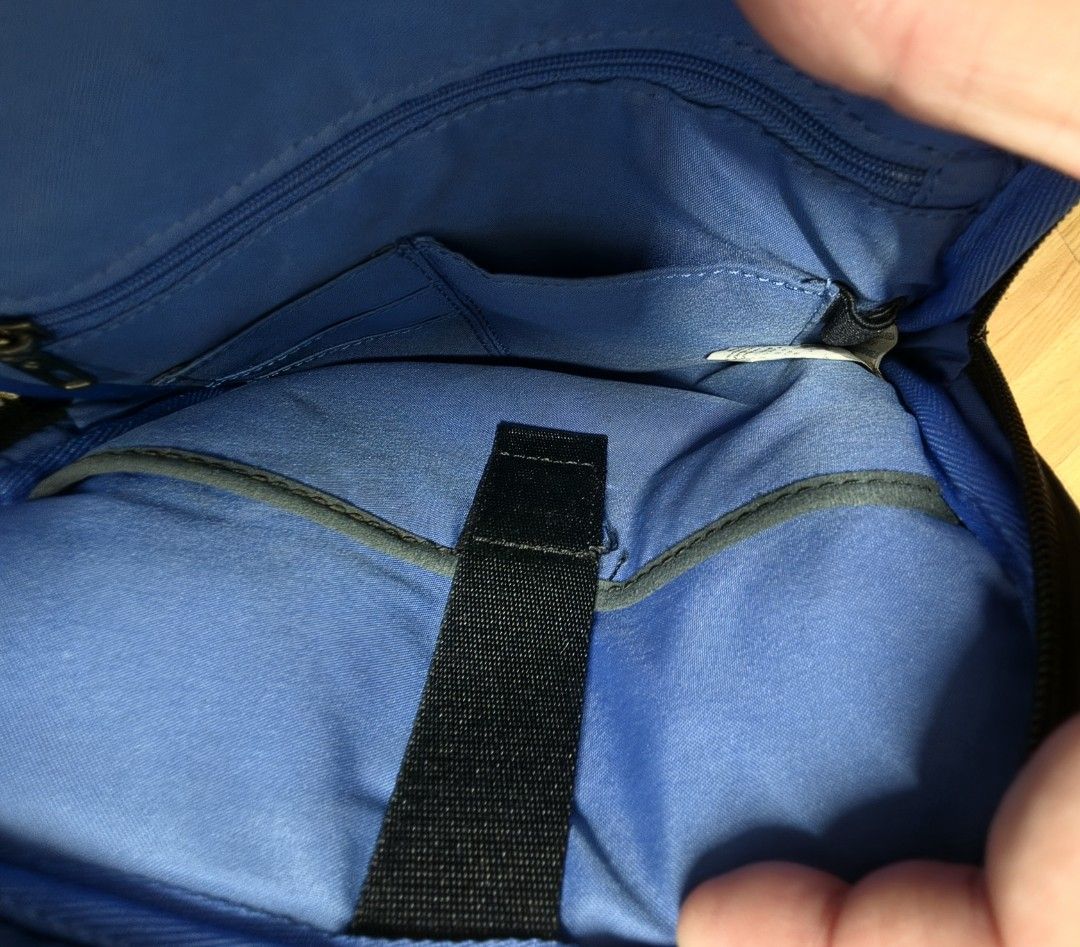 Samsonite Black Nylon Crossbody Bag (Category: Sling Bags) located in Quezon City. Submitted by blackspider09 (Listing ID 1463689503, Image 3). Description: - Brand: Samsonite - Color: Black - Style: Crossbody bag - Material: Durable nylon - Features: Front zippered pocket, main compartment with internal pockets, adjustable strap - Condition: Shows some signs of wear on exterior and zipper pulls - Ideal for: Daily essentials.