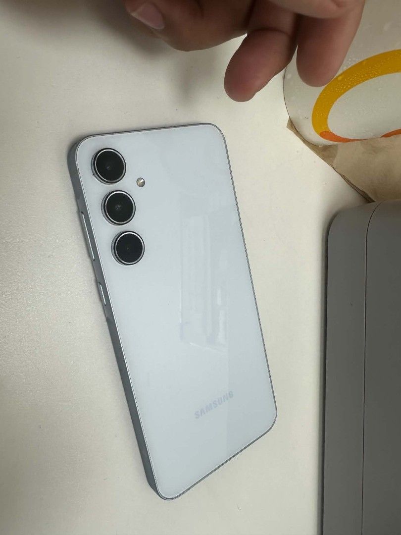 Samsung A55 5G (Category: Samsung) located in Imus. Submitted by dahdahlicious (Listing ID 1463587379, Image 1). Description: RUSH Sale Less thank 1yr used Good condition Rfs: manganganak need extra funds.