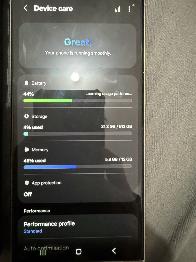 Samsung s24 ultra 512GB (Category: Samsung) located in Manila. Submitted by goldenhorse_112874 (Listing ID 1463634455, Image 2). Description: For sale ONly Samsung S24 Ultra 512GB 12GB Openline both sim NTC No issue No Repair With fade sa gilid dahil sa case No dents Unit only Unit only 30k .