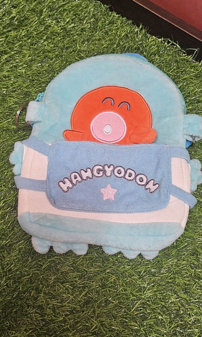Sanrio hangyodon pouch (Category: Purses & Pouches) located in Umingan. Submitted by liezelsona48963 (Listing ID 1463608218, Image 2). Description: sanrio hangyodon pouch pwd lagyan ng sling as seen on the other pic details 8x 6 inches mop gcash.