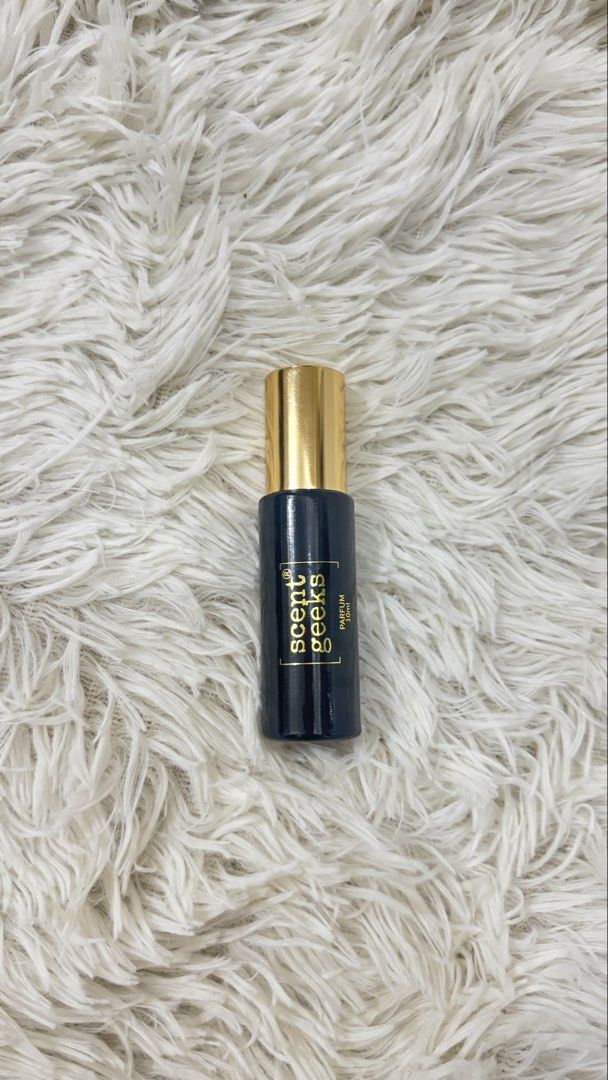 Scent Geek DELINA Perfume (Category: Fragrance & Deodorants) located in Pasig City. Submitted by jomarch5 (Listing ID 1463638253, Image 1). Description: - Scent Geek DELINA scent - 10 ml - Original price: 183 php - Only sprayed 5x - Oil perfume - RFS: Not a fan of the scent.