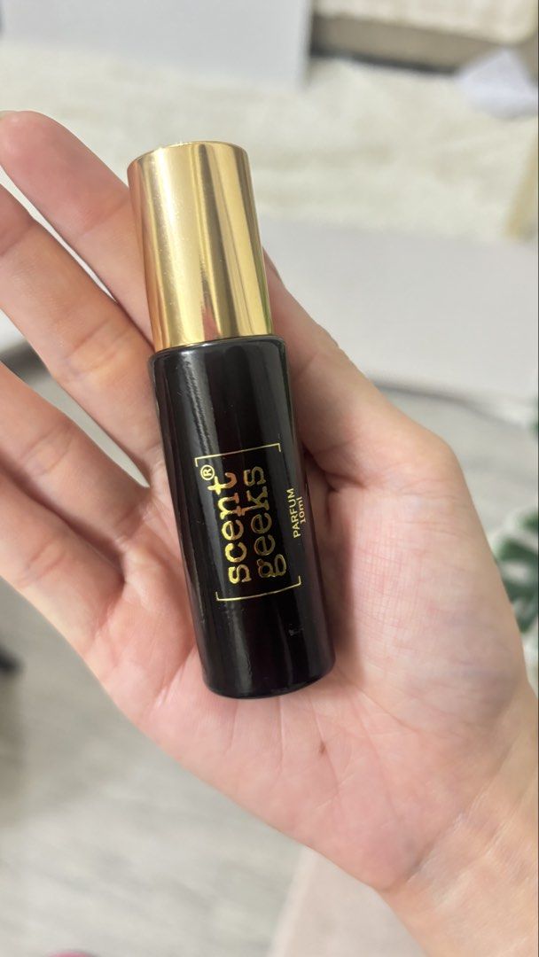 Scent Geek DELINA Perfume (Category: Fragrance & Deodorants) located in Pasig City. Submitted by jomarch5 (Listing ID 1463638253, Image 2). Description: - Scent Geek DELINA scent - 10 ml - Original price: 183 php - Only sprayed 5x - Oil perfume - RFS: Not a fan of the scent.