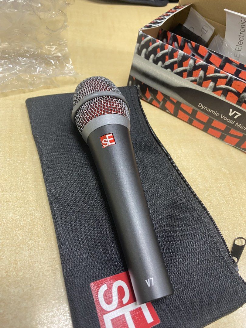 sE Electronics V7 Dynamic Vocal Microphone (Category: Microphones) located in Muntinlupa City. Submitted by shoesatbp (Listing ID 1463701115, Image 1). Description: Selling an sE Electronics V7 dynamic vocal microphone. Comes with its pouch as it’s box already gone. Great for vocals. Slightly negotiable.