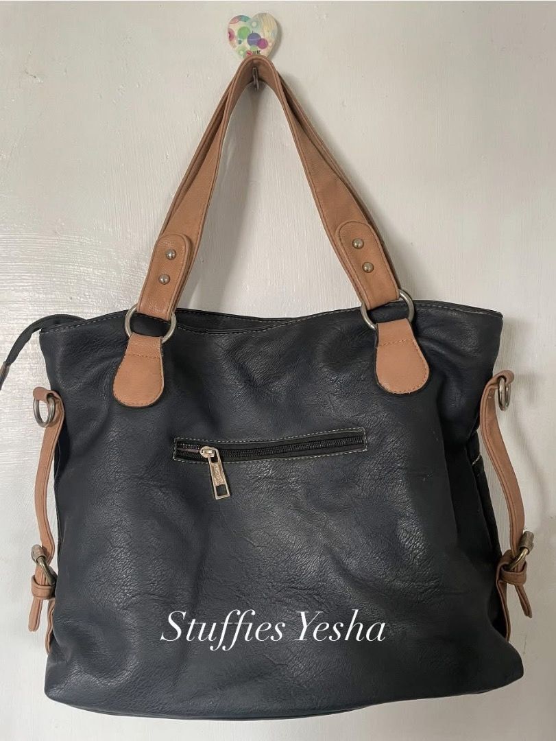 Secosana (Category: Shoulder Bags) located in Manila. Submitted by stuffiesyesha (Listing ID 1463701841, Image 3). Description: .