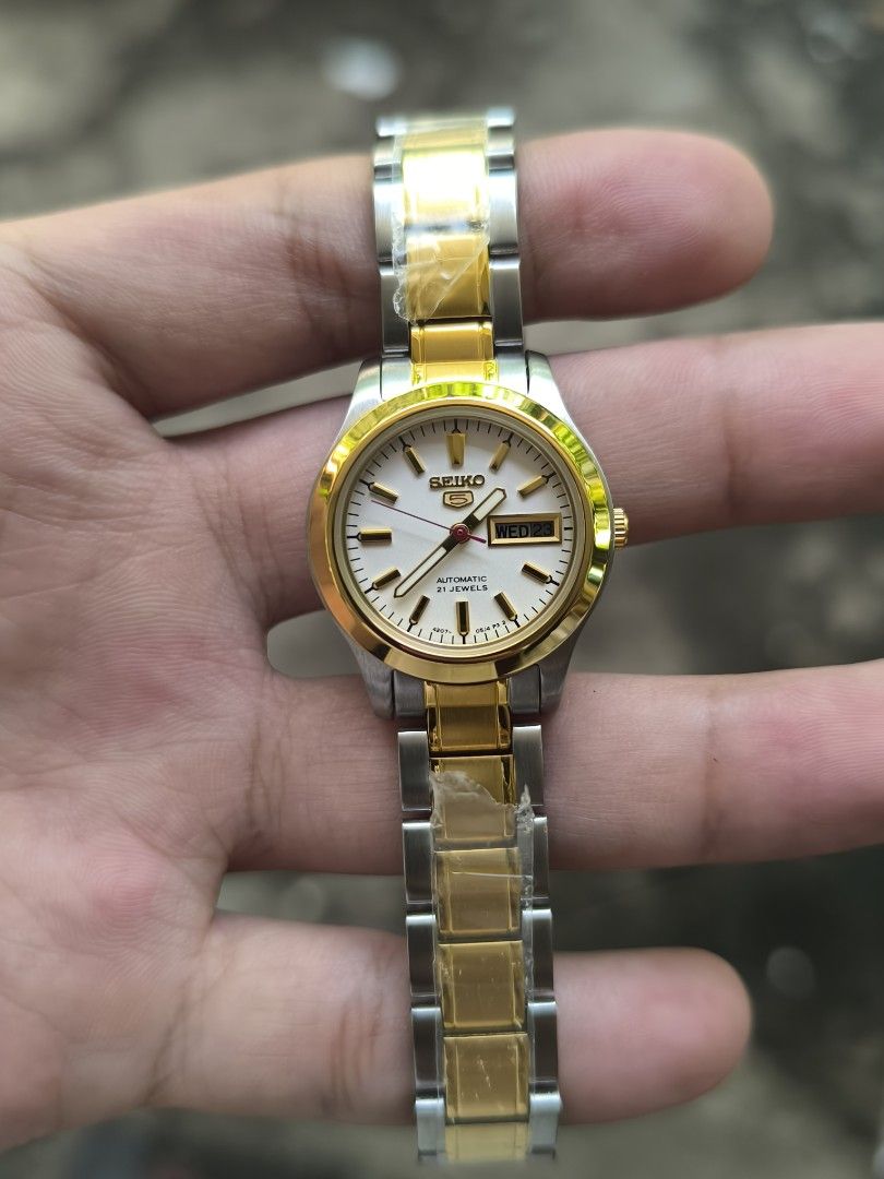 Seiko 5 Automatic SYMD90K1 (Category: Women's Watches) located in Iriga City. Submitted by chris569 (Listing ID 1463665040, Image 3). Description: FOR SALE❗❗ Seiko 5 automatic women's watch SYMD90K1 two tone 4207 movement 26mm case diameter with box, manual, card, tag and paper bag open for nationwide shipping via LBC Iriga City, Camarines Sur location.