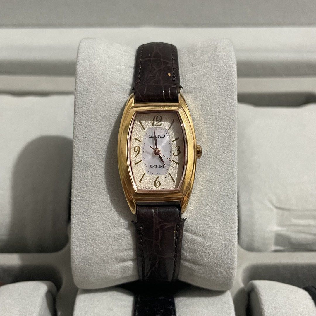 Seiko Exceline Watch (Category: Women's Watches) located in Manila. Submitted by darimilkkk_ (Listing ID 1463644576, Image 1). Description: - Gold tone Seiko Exceline watch - Dark brown leather strap - Simple and elegant design - Suitable for everyday wear or special occasions - In good working condition.