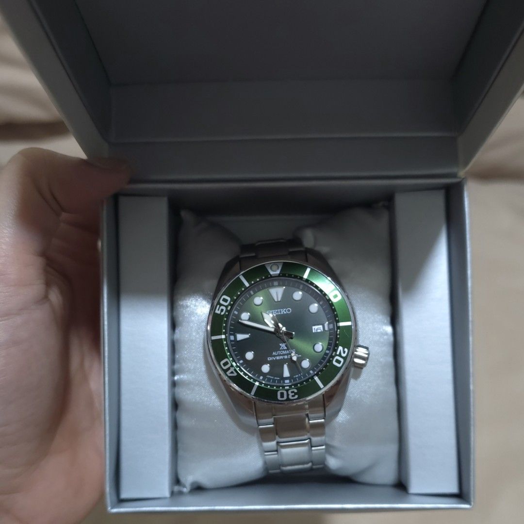Seiko Prospex Automatic Diver's 200m Green Watch (Category: Men's Watches) located in Las Pinas. Submitted by monmonish (Listing ID 1463584442, Image 2). Description: • In good condition • Complete set (Box, Papers, Links) • 45mm Diameter • 200m Diver's • Sapphire crystal • Automatic with manual winding • Three-fold clasp with secure lock, push button release with extender Location: Las Piñas Shipping via LBC Express Meet-up: SM Southmall / Alaba