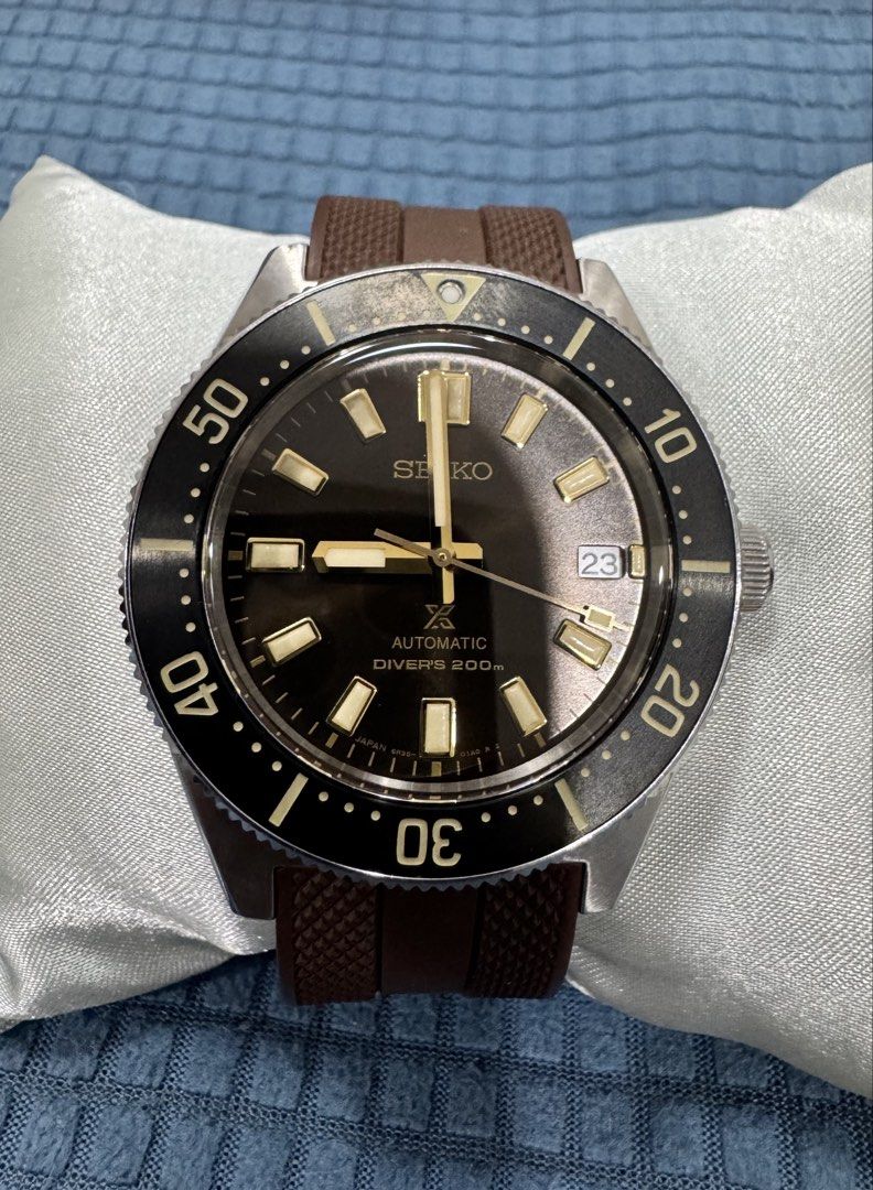Seiko Prospex Automatic Diver’s 200m SPB147 (Category: Men's Watches) located in Rizal. Submitted by msantillan (Listing ID 1463682641, Image 3). Description: The Seiko Prospex SPB147J1 combines a compact 40mm design with a rugged dive ready build. Powered by the Caliber 6R35 automatic movement with a 70 hour power reserve, it features curved sapphire crystal and a durable silicone band. With 200m water resistance, a unidirectional rotating bezel