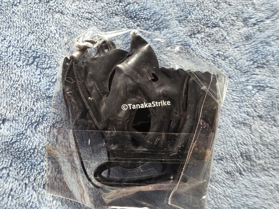 Servamp Kuro Cat Rubber Keychain (Category: Other Merchandise) located in Manila. Submitted by animestuffsshop (Listing ID 1463644632, Image 2). Description: Servamp Kuro Cat Rubber Keychain - Official - WYSIWYG MOD: JNT, LBC COP, Lalamove MOP: GCASH.