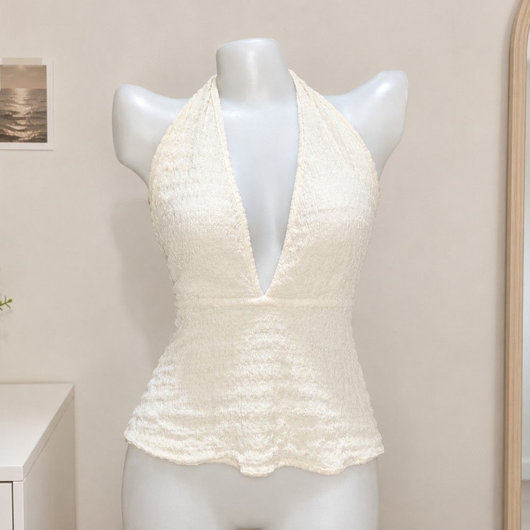 SHEIN Top (Category: Sleeveless) located in Manila. Submitted by coolbear_7fc2c6 (Listing ID 1463722812, Image 1). Description: Never worn and still in brand-new condition. I’m selling it because it doesn't complement my body type..